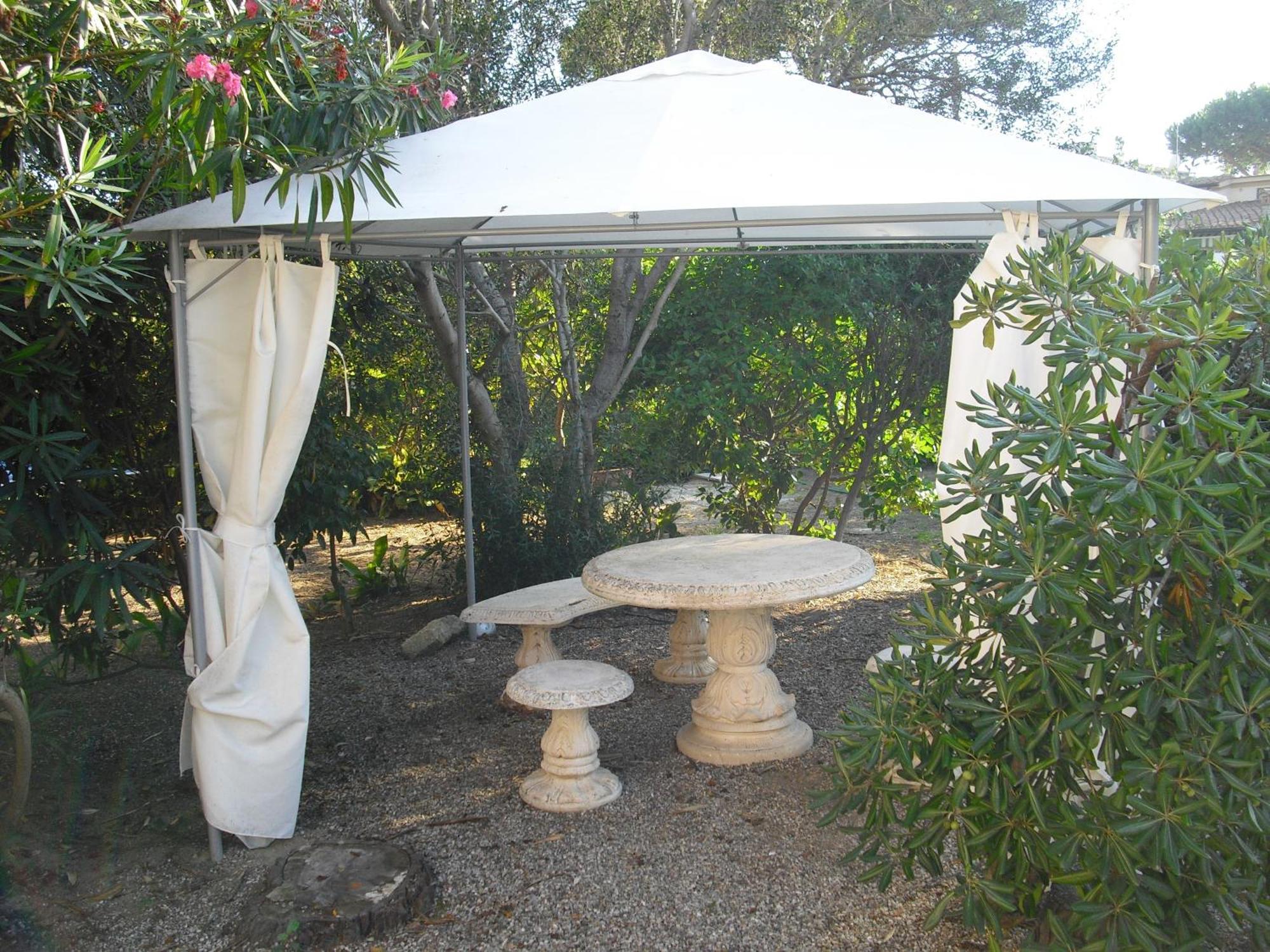 Hotel Garden Тирения Екстериор снимка